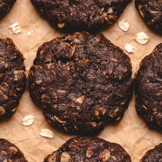 Vegan Chocolate Oatmeal Cookies
