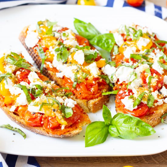 Toasts with tomatoes and feta