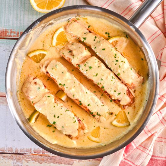 Salmon With Creamy Garlic Sauce