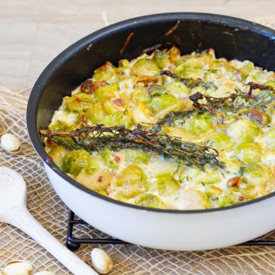 Brussels sprouts in cheese sauce