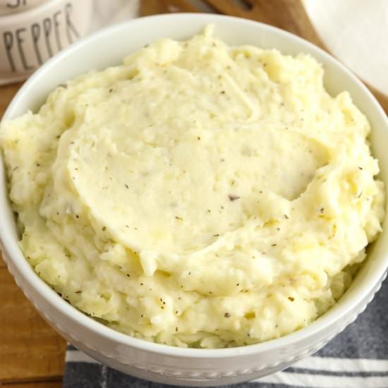 Garlic Cream Cheese Mashed Potatoes