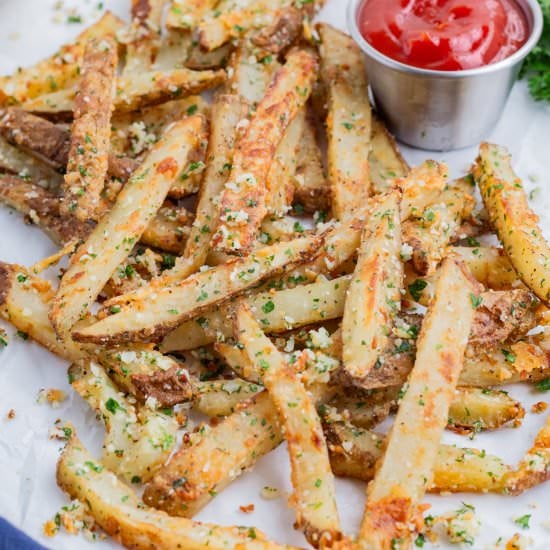 Easy Garlic Parmesan Fries