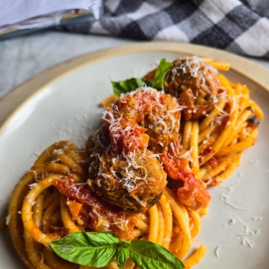 Bucatini Arrabbiata with Meatballs