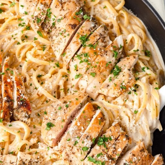 Chicken Alfredo Linguine Feature image