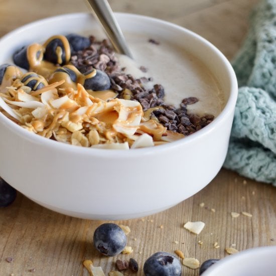 Banana Smoothie Bowl w/ Cocoa Nibs Feature image