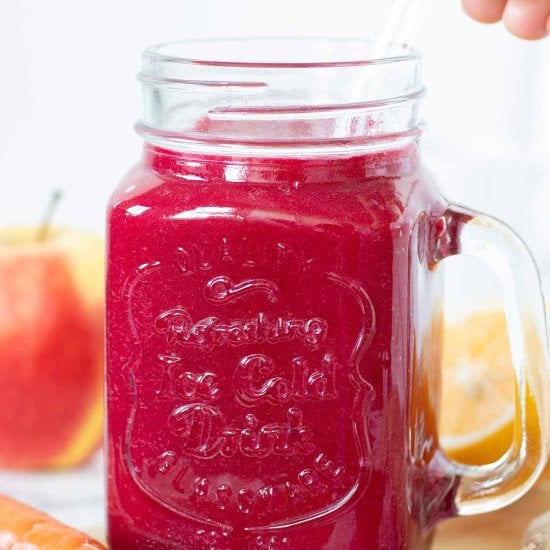 Apple Beet Carrot Smoothie Feature image