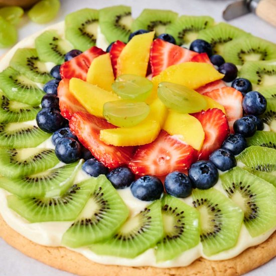Easy Fruit Pizza with Cream Cheese