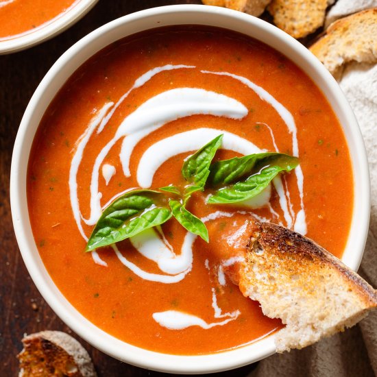 Roasted Tomato and Garlic Soup