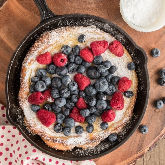 Easy Berry Breakfast Puff