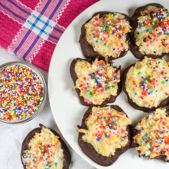 Birthday Cake Macaroons