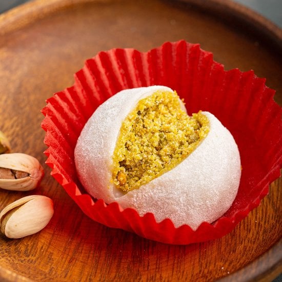 Pistachio Glutinous Rice Balls