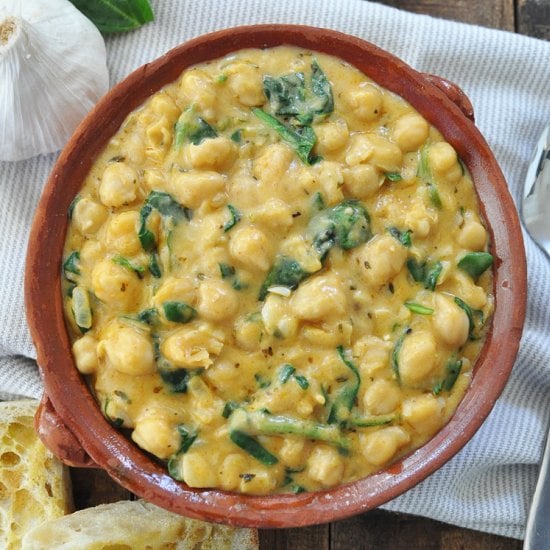 Creamy Garlic & Spinach Chickpeas