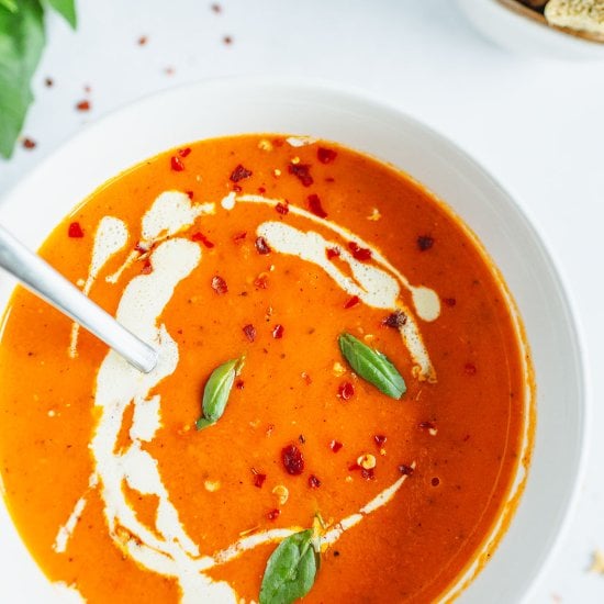 Creamy Vegan Roasted Tomato Soup