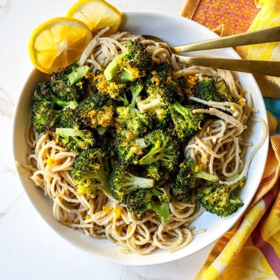 Lemony Hummus Pasta with Broccoli