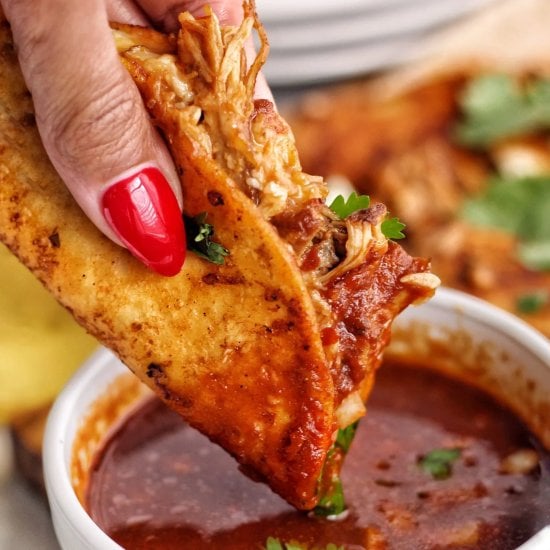 Slow Cooker Birria Chicken Tacos