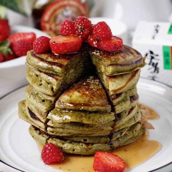Fluffy Matcha Pancakes