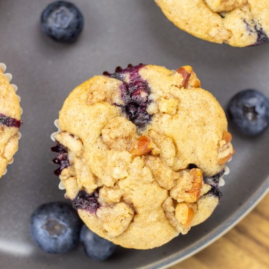 blueberry crumble muffins