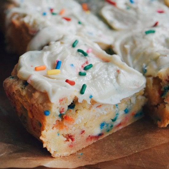 Cake Fudge Bars