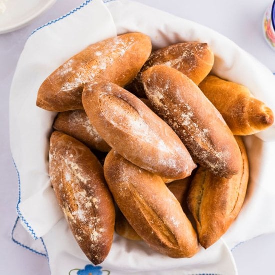 Marraquetas (French bread rolls)