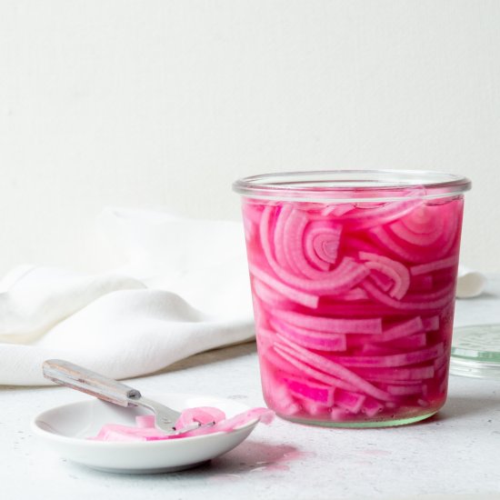 Quick and Easy Pickled Red Onions