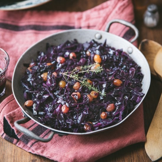 Braised Red Cabbage with Raisins