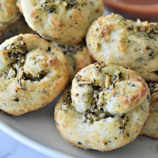 Easy Keto Garlic Knots Recipe