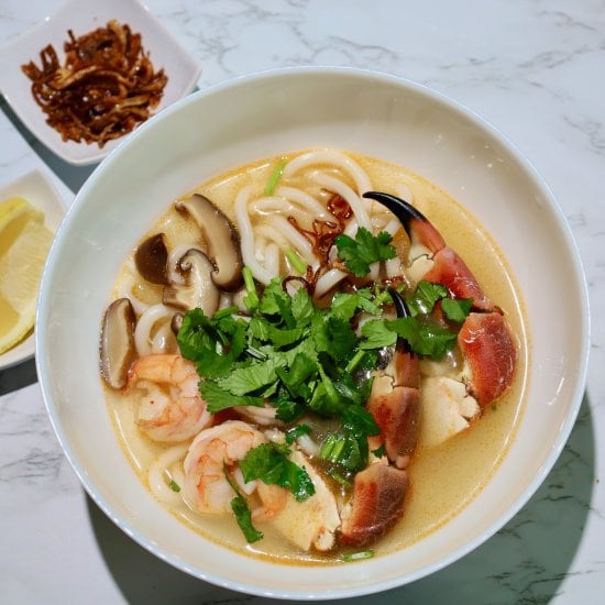 Vietnamese Crab Thick Noodle Soup