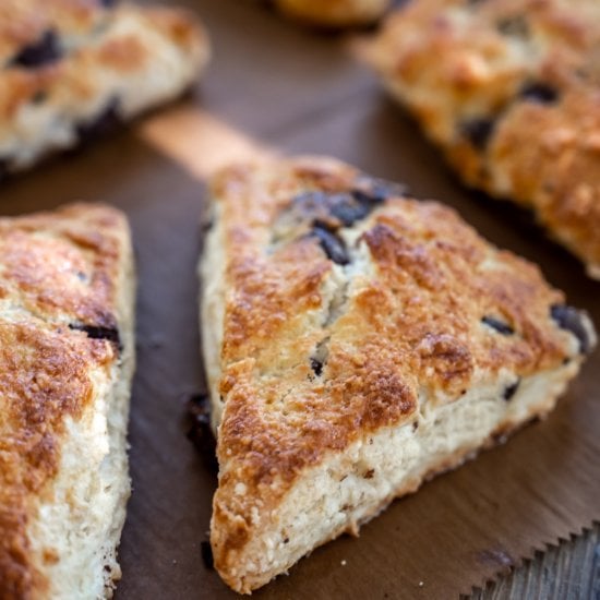Easy Chocolate Chip Scones
