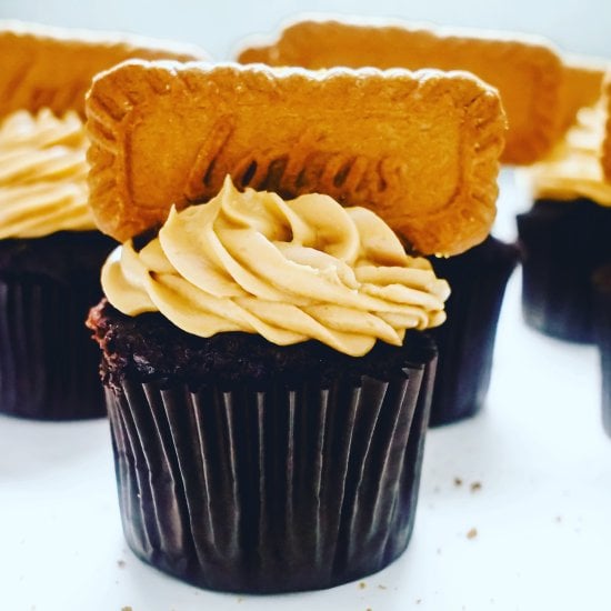 Biscoff Cupcakes with Lotus Biscuit
