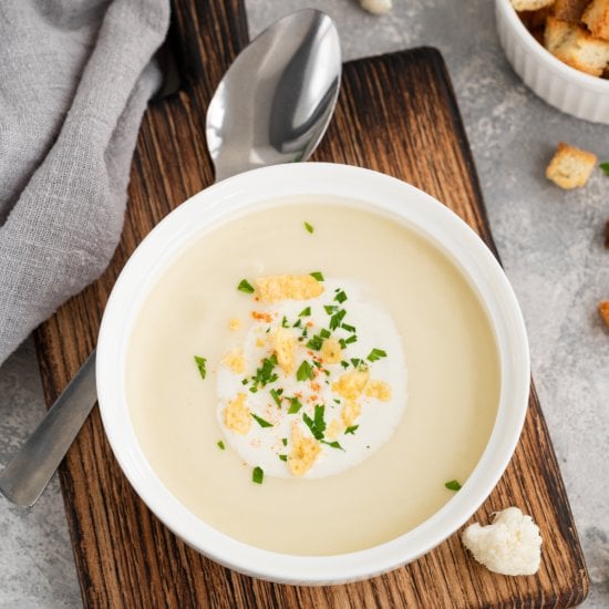 Creamy Cauliflower Cheese Soup