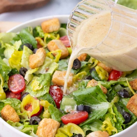 Green Salad with Creamy Dressing