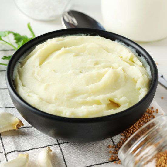 Tangy Sour Cream Mashed Potatoes