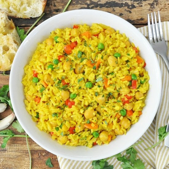 Garlic Turmeric Rice with Chickpeas