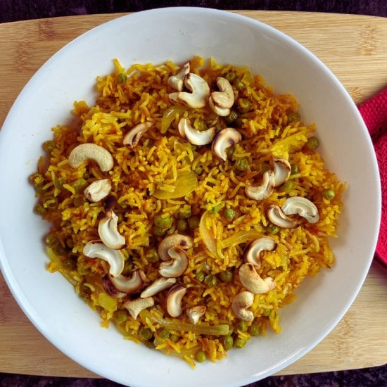 Tomato Rice with Peas and Cashews