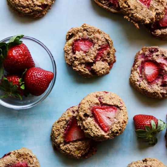 Oil-Free Banana Strawberry Breakfast Cookies