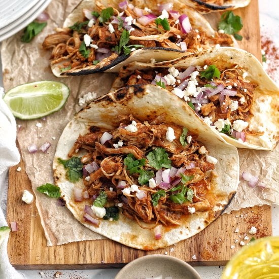 Slow Cooker Chicken Tinga Tacos