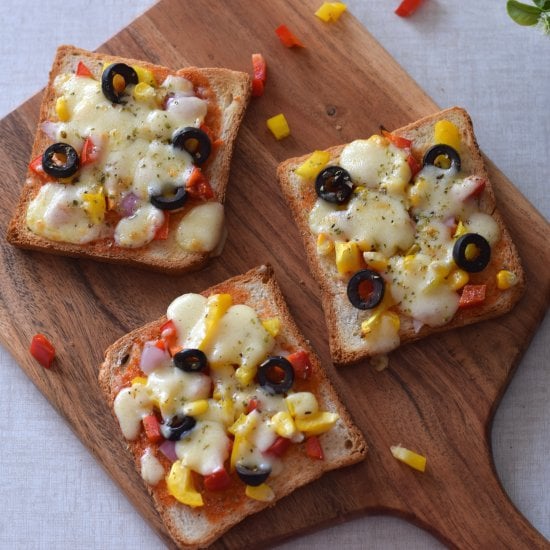 Air Fryer Bread Pizza