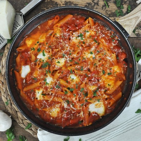 CHEESY Pasta with Tomato Paprika