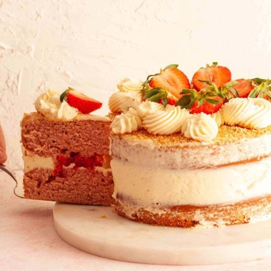 Strawberry Cake with Coconut