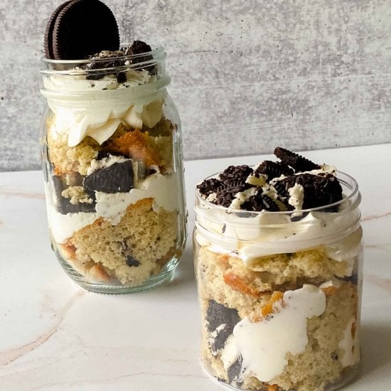 Cookies and Cream Cake In A Jar