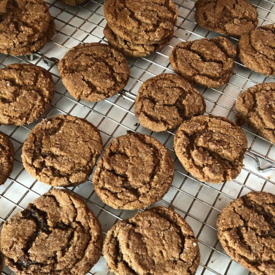 Classic Molasses Crinkle Cookies