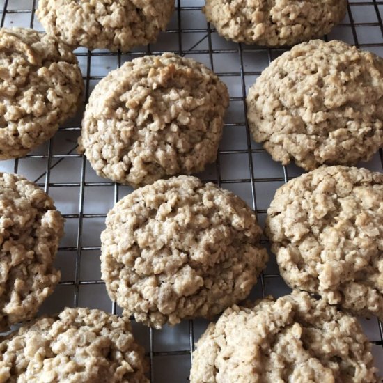Soft and Chewy Oatmeal Cookies
