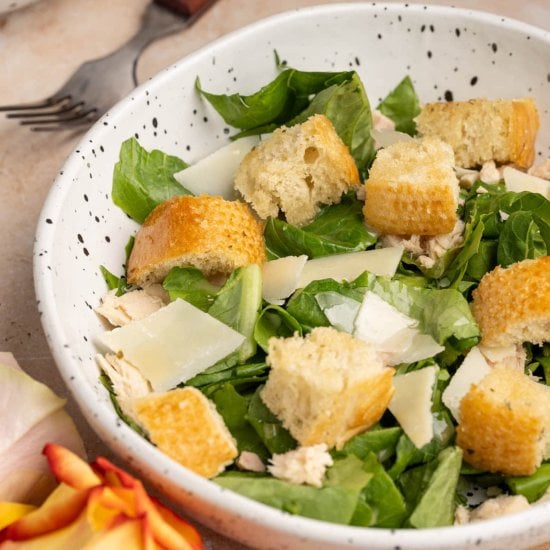 5-Ingredient Crisp Tuna Caesar Sala