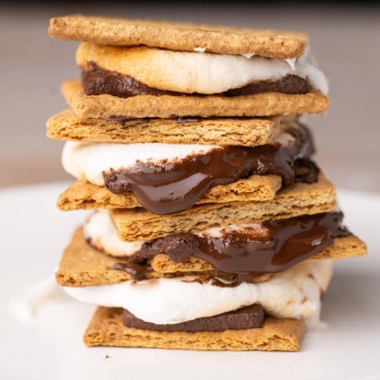 5-Minute Air Fryer S’mores