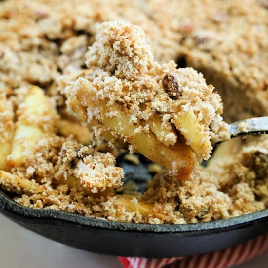 Whole30 Apple Crumble Skillet