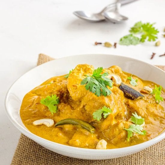 Creamy Cashew Chicken Curry