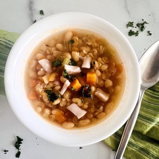 Slow Cooker Navy Bean and Ham Soup