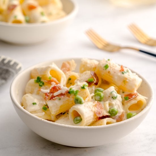Creamy Parmesan Rigatoni with Peas