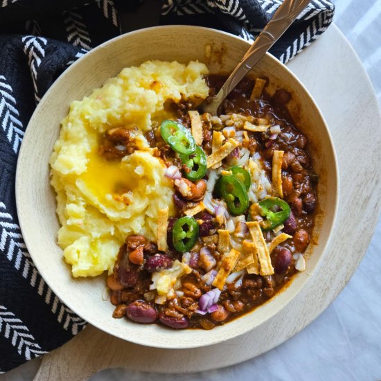 Spicy Chili with Mashed Potatoes