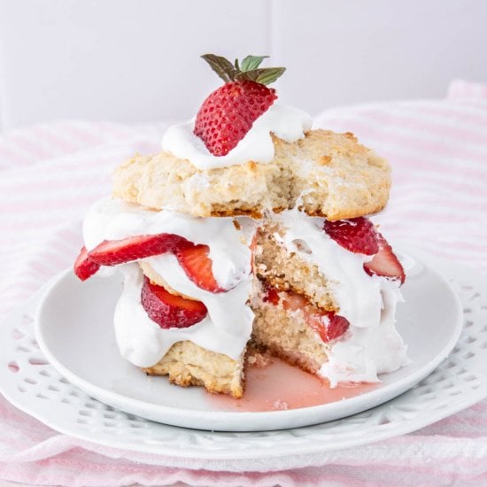 Easy Bisquick Strawberry Shortcake
